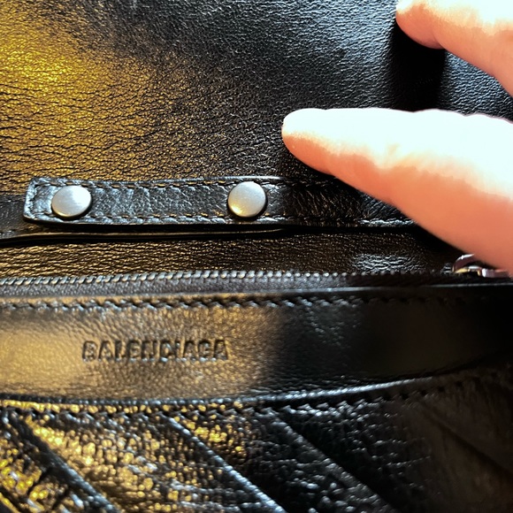 Pre-loved Balenciaga Wallet on Chain(barely used) - Picture 14 of 15